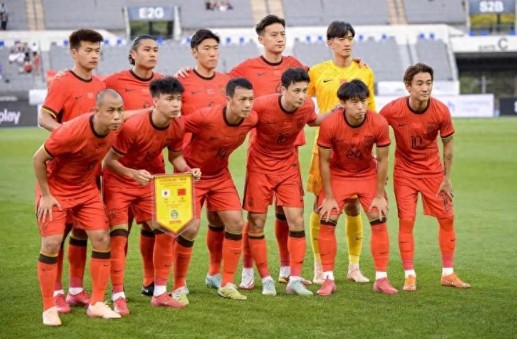 国足2025年赛程与表现盘点：全年仅出战7场，35人登场2人进球