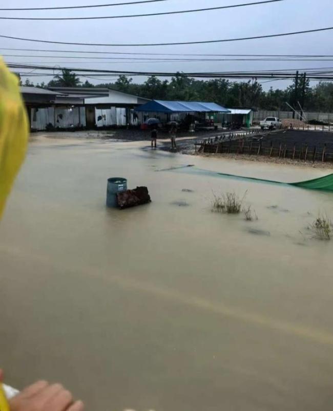 泰国洪灾41人死亡航母开展救援