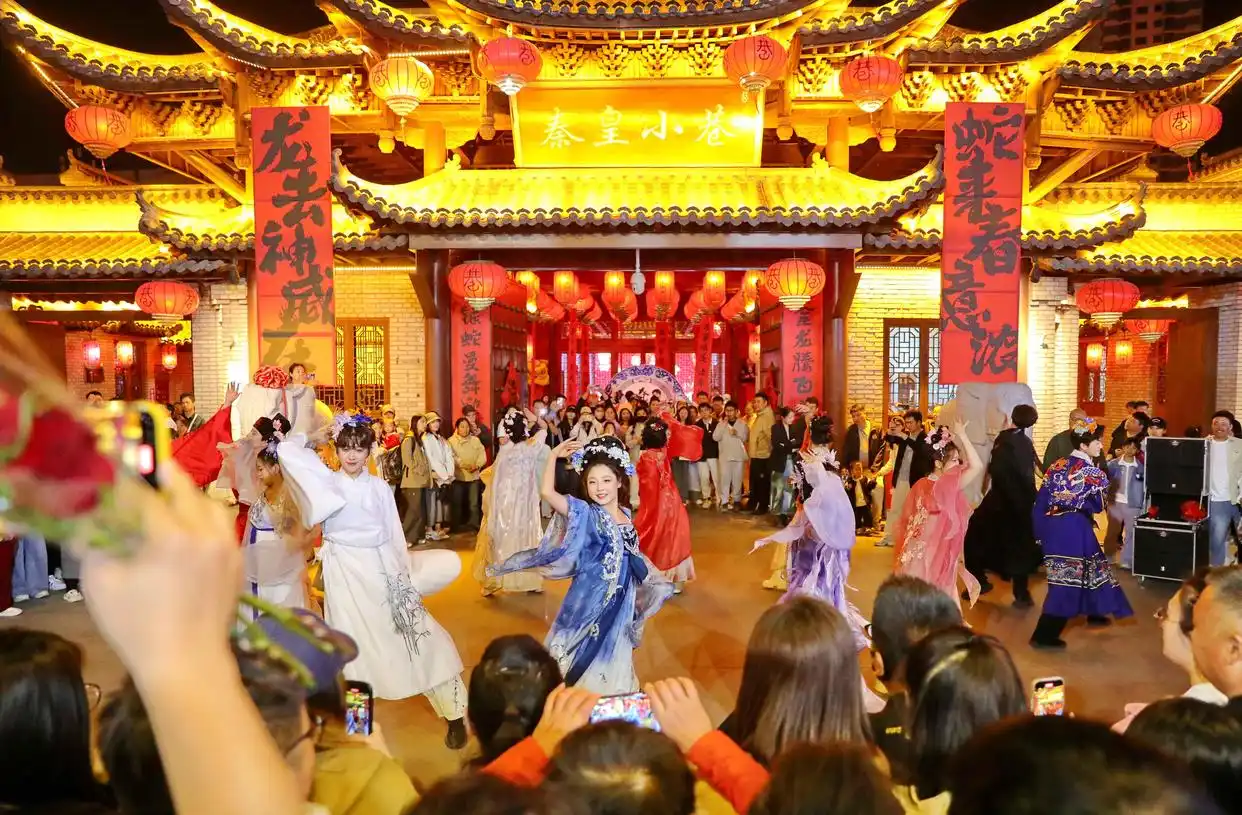 人工智能大模型具身突破_中国经济热词图鉴_中国经济高质量发展