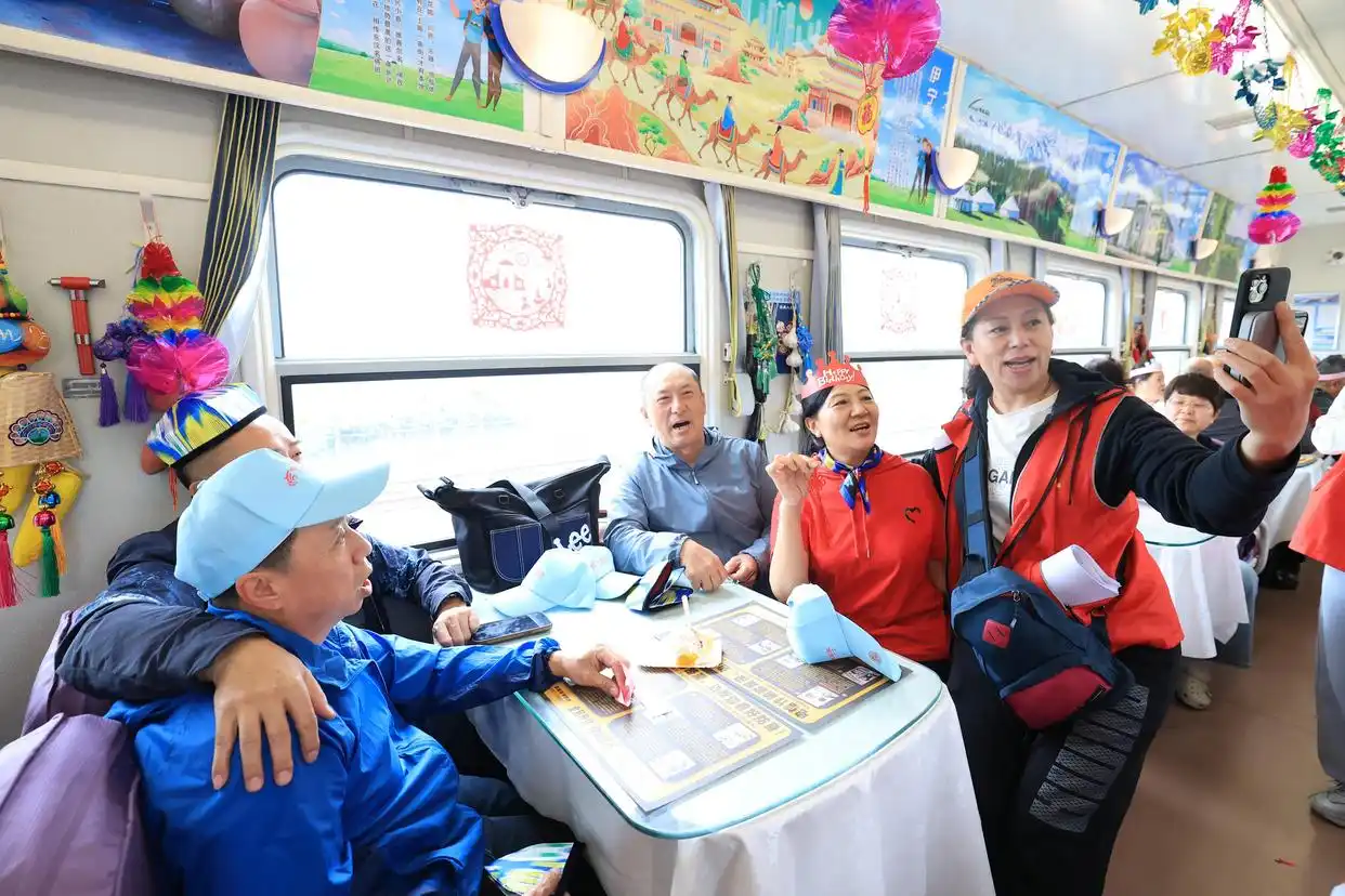 人工智能大模型具身突破_中国经济热词图鉴_中国经济高质量发展