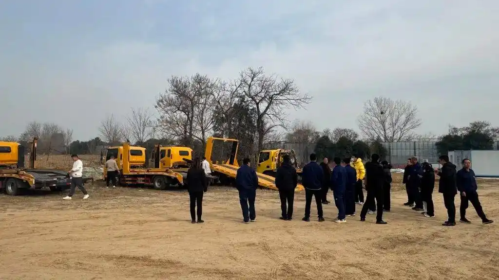 郑州中原保时捷中心连夜闭店 东安控股 贵阳孟关保时捷店_保时捷门店总经理带头连夜搬空车辆