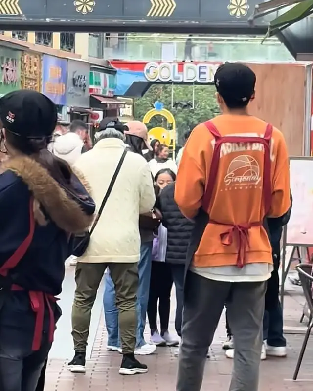 郭晶晶霍启刚节俭生活_霍震霆郭晶晶蜜雪冰城_霍震霆分享霍家育儿观