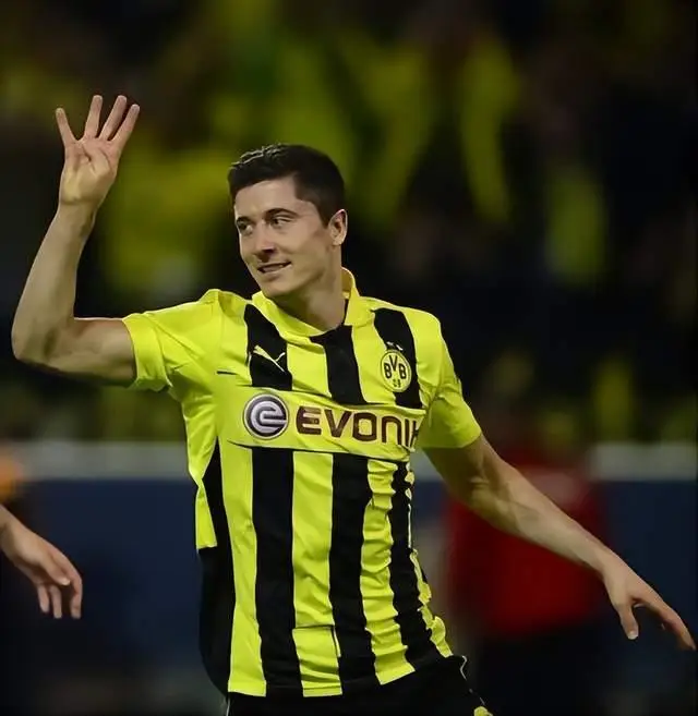 拜仁慕尼黑历年阵容_拜仁慕尼黑历史最佳阵容_2021年拜仁慕尼黑阵容