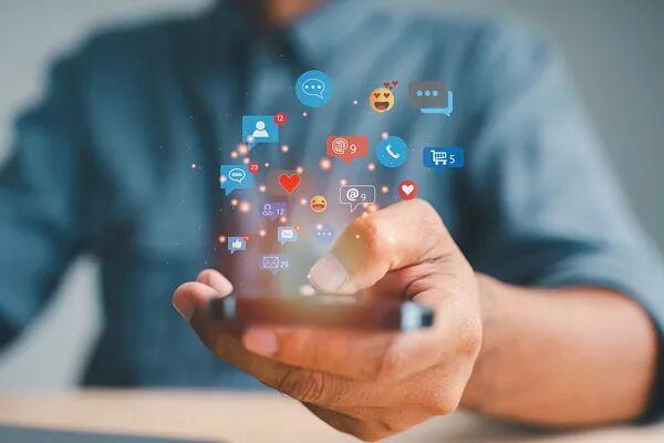 你的手机是不是正在挑拨离间 情绪茧房的陷阱 你的手机是不是正在挑拨离间 情绪茧房的陷阱