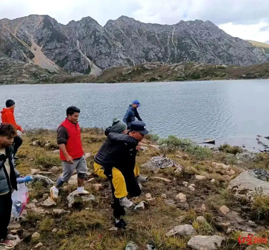 徒步党岭高反失温的女孩昏迷19天后苏醒,父亲:她哭着要吃饭,但吞咽功能没恢复……此前医生称其有成植物人的可能