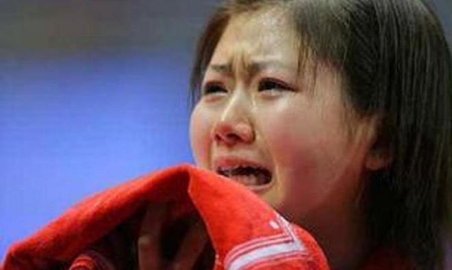 日本乒乓球举拳仪式_东京世乒赛_日本乒乓球赛后哭泣文化