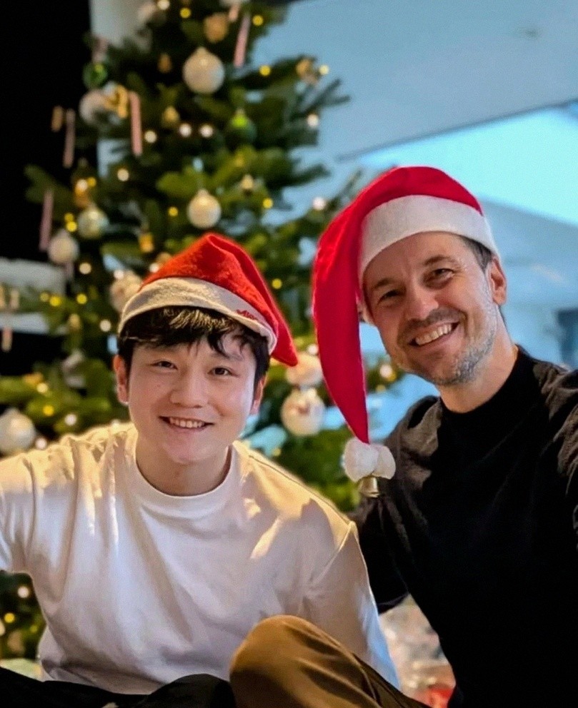 樊振东波尔合影_张继科与樊振东_樊振东缺席乒超总决赛原因