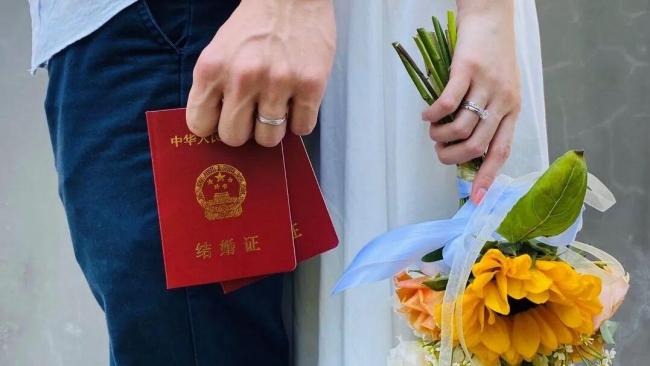 最高20万 多地发钱奖励结婚 新婚消费券助力甜蜜经济 最高20万 多地发钱奖励结婚 新婚消费券助力甜蜜经济