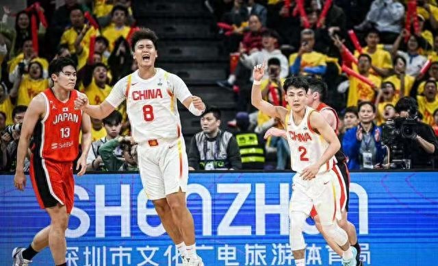 中国男篮的2025年！大胜日本42分，亚洲杯1分惜败，世预赛2输韩国