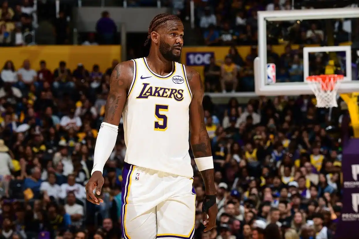 坎宁安27+11，东契奇30+11，活塞客场击败湖人