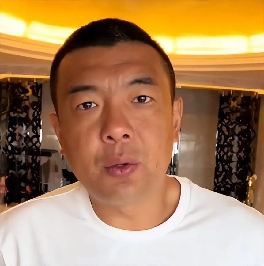 前国脚吐槽国足薪资_:中国足球降薪令_中国足球运动员照片