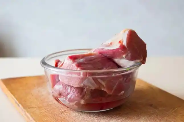 别再把肉泡水里解冻了 正确解冻方法学起来