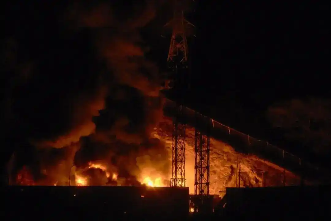 五角大楼附近披萨订单上升后,美国凌晨袭击委内瑞拉,“特朗普一周多前已批准,或发起第二轮袭击”;美使馆:在委美国公民必须当场避难