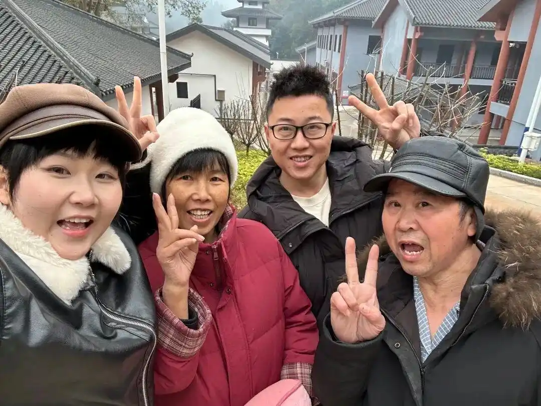 抗癌读研 湖南师范大学 毕业生_女孩肺癌晚期坚持读研：顺利毕业