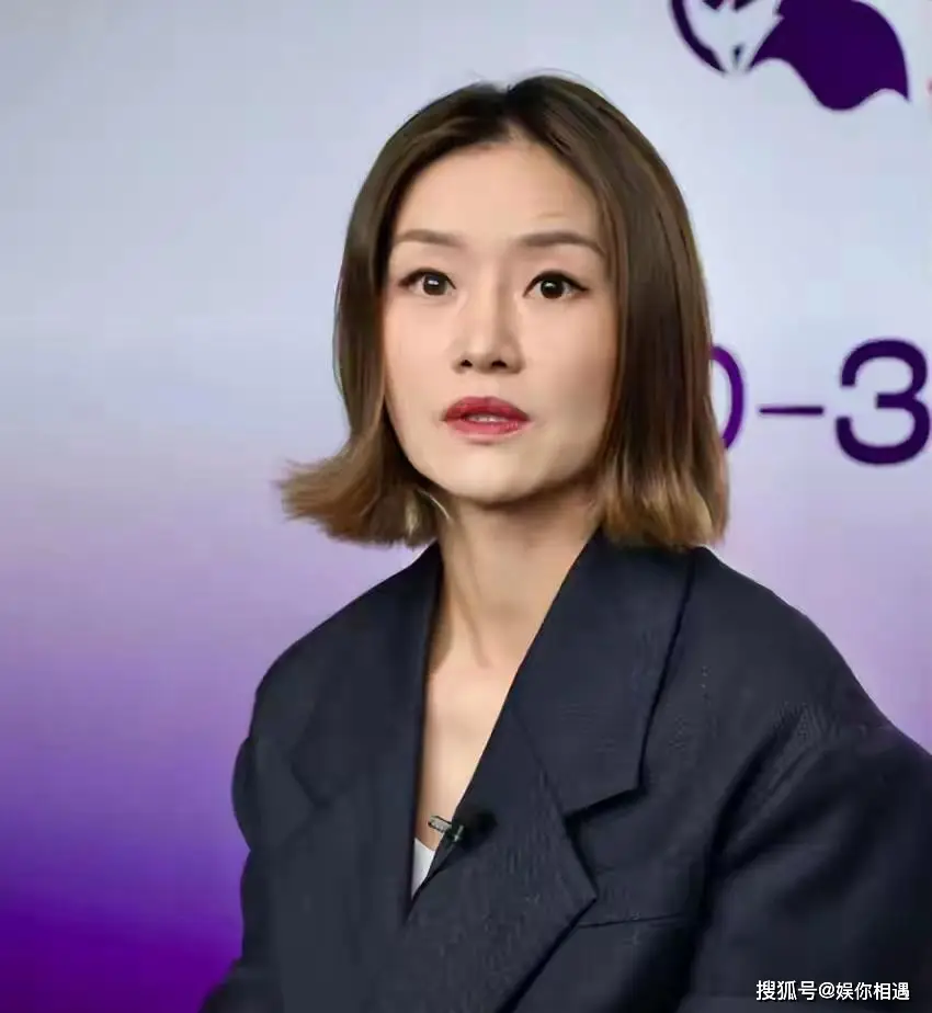 44岁李娜惊艳亮相!她的财富与刘翔不相上下,颜值愈加出色,气质卓然
