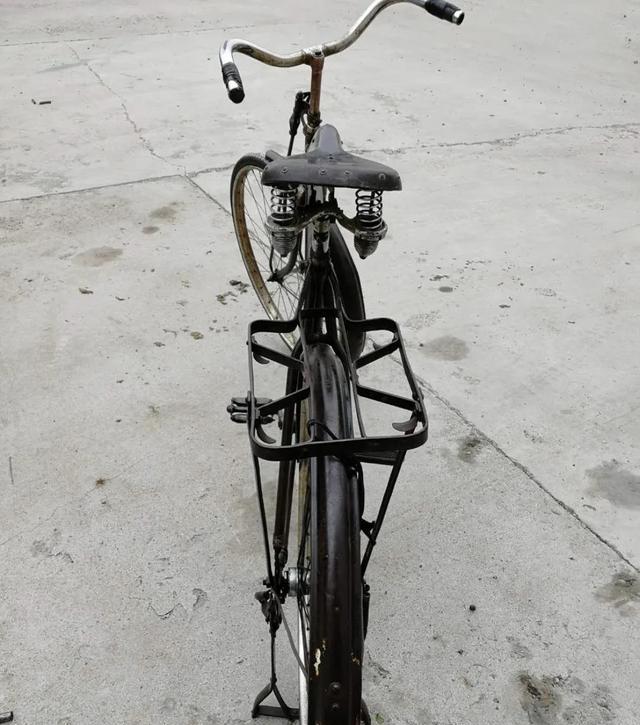 七八十年代自行车品牌_活飞自行车价格_老式二八大杠特点