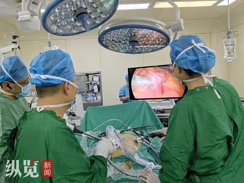 小伙心情不好暴饮暴食胖至510斤_暴饮暴食导致重度肥胖 手术减肥邯郸小伙 饮食情绪体重控制