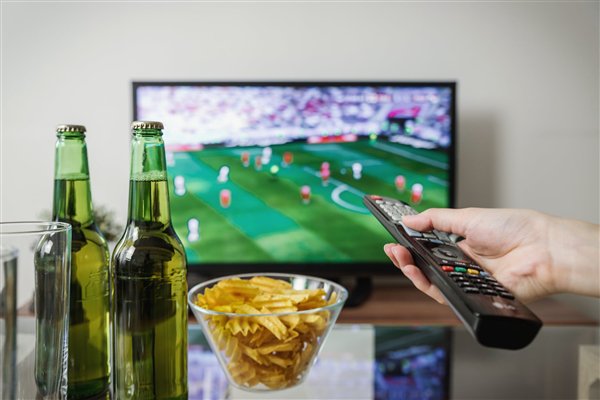老外疑惑中国为什么不参加世界杯 是太强了被禁赛吗:国内网友唏嘘