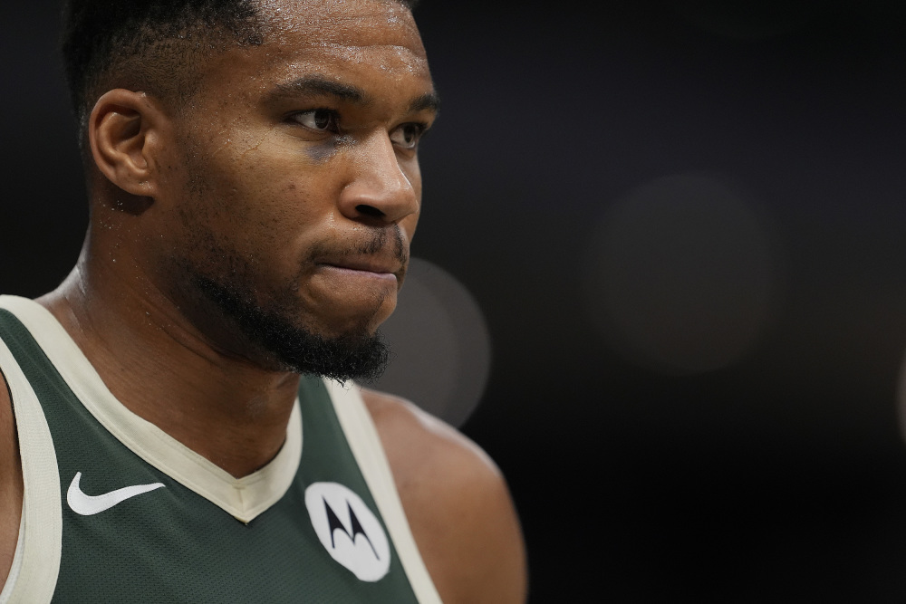 字母哥数据全面压制贾巴尔_nba fmvp_字母哥雄鹿队史最伟大球星