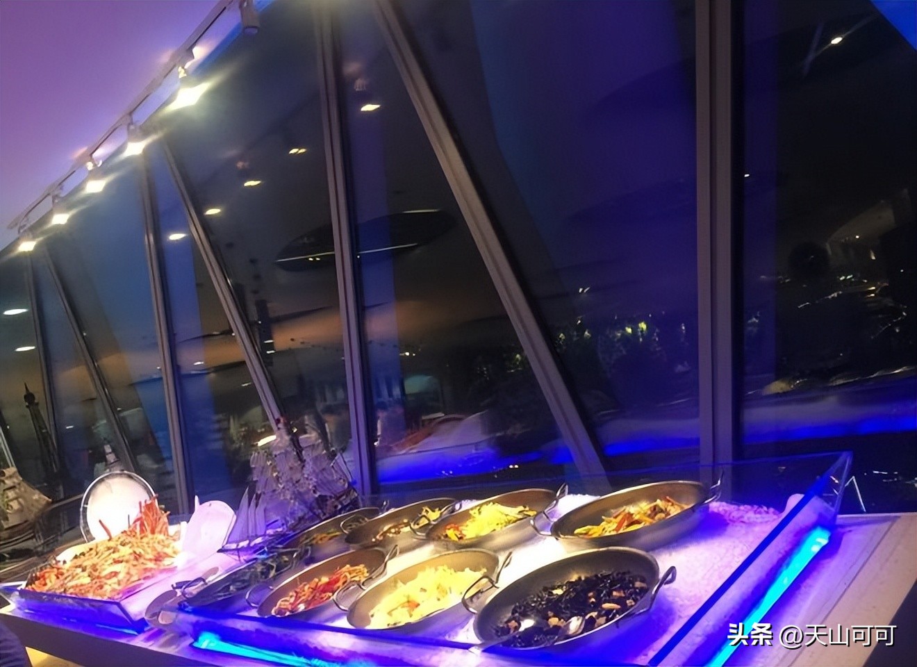 广州排队餐厅_广州塔高空自助餐_花园酒店凌璇阁旋转餐厅