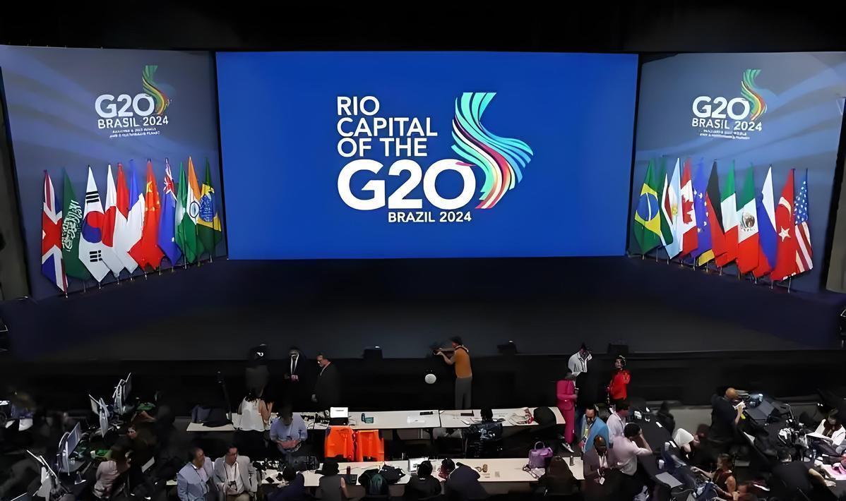 克洛普 瓜迪奥拉_瓜迪奥拉意大利国家队技战术适配_尤尔根·克洛普2030年世界杯战术分析