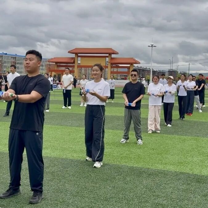 东宁镇趣味运动会_团结奋进健康东宁_趣味运动会报道稿