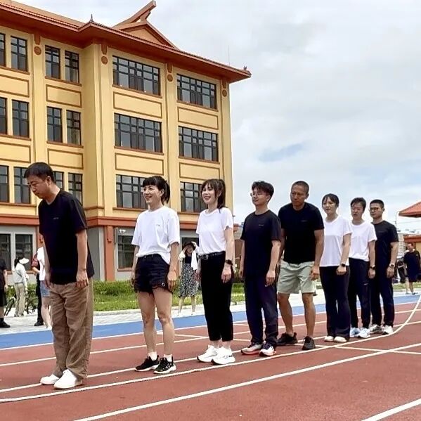 团结奋进健康东宁_东宁镇趣味运动会_趣味运动会报道稿