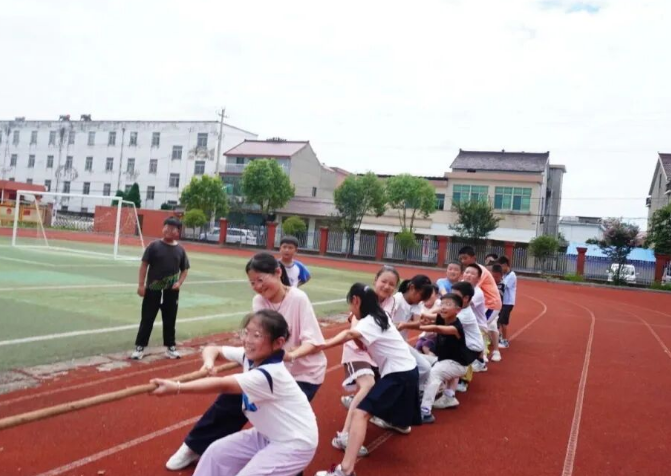 铜陵市郊区:趣味运动燃童心 团结协作共成长